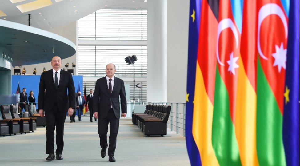 azerbaycan-prezidenti-ve-almaniya-kansleri-birge-metbuat-konfransi-kechiribler-foto