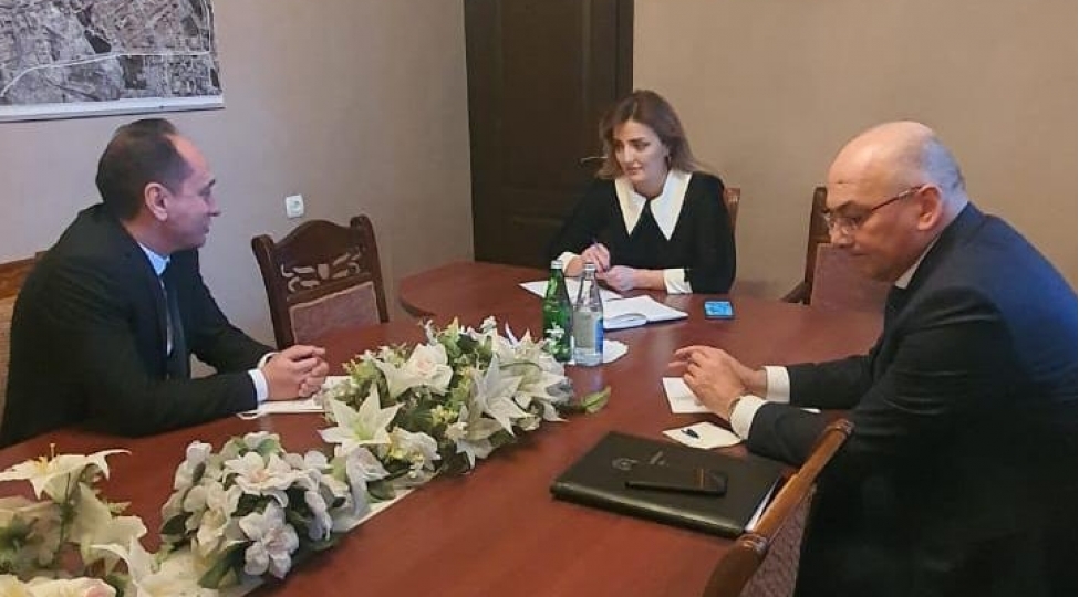 konul-nurullayeva-nizami-rayonu-sakinlerini-qaygilandiran-meselelerle-maraqlanib-foto