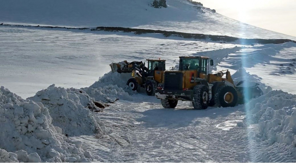mn-bu-ay-kelbecer-lachin-ve-dashkesen-istiqametlerinde-2250-km-dek-yol-qardan-temizlenib-video