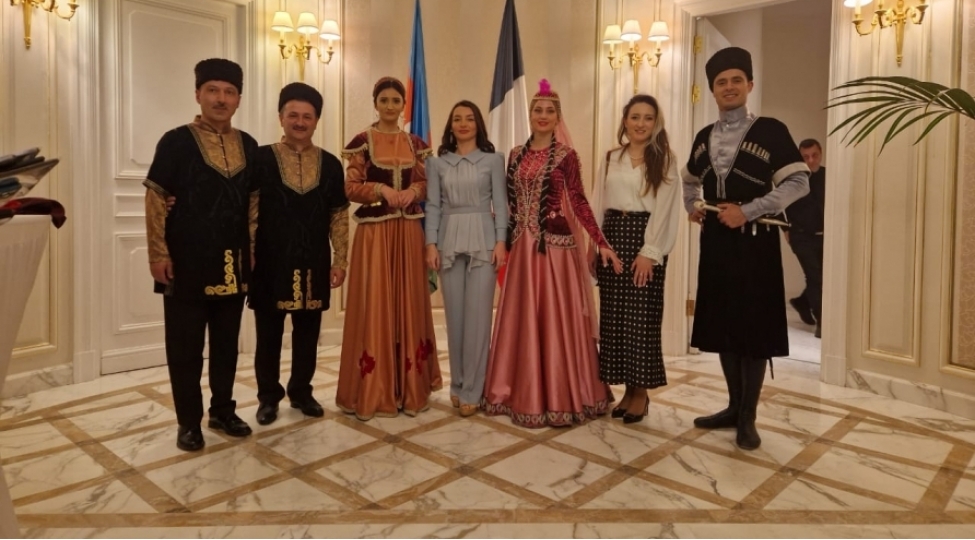parisde-novruz-bayrami-tenteneli-shekilde-qeyd-edilib