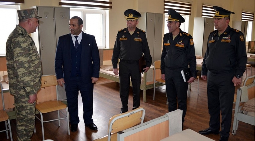 ombudsman-aparatinin-numayendeleri-n-herbi-hissesinde-olublar