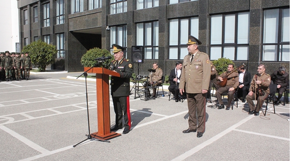 fhn-in-mulki-mudafie-qoshunlarinda-ve-akademiyasinda-bayram-tedbiri-kechirilib