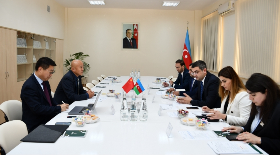 chin-shirketlerinin-numayendeleri-sumqayit-kimya-senaye-parkinda-olublar-foto