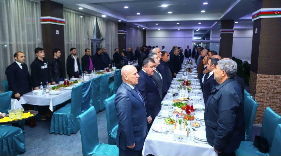 xetai-rayonunda-aprel-shehidlerinin-anim-gunu-ile-elaqedar-ehsan-sufresi-teshkil-olunub
