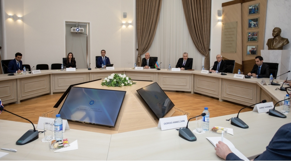 azerbaycanla-britaniya-arasinda-enerji-emekdashligi-meseleleri-muzakire-edilib