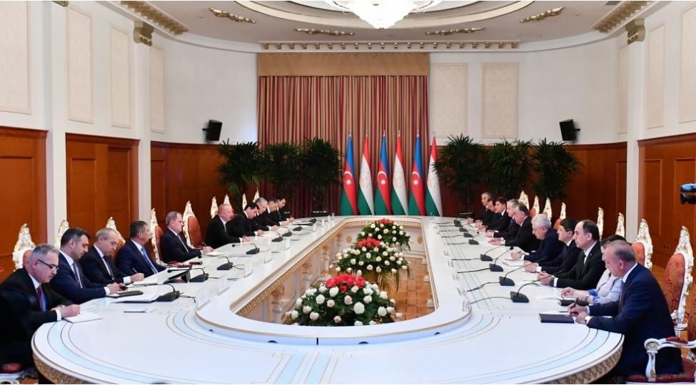 azerbaycan-ve-tacikistan-prezidentlerinin-genish-terkibde-gorushu-olub-yenilenib