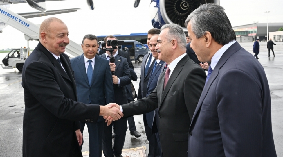 azerbaycan-prezidenti-ilham-eliyev-tacikistana-dovlet-seferine-gedib