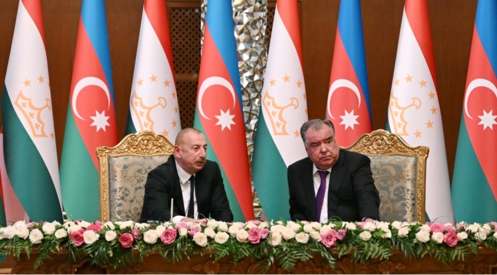 azerbaycan-tacikistan-senedleri-imzalanib-yenilenib