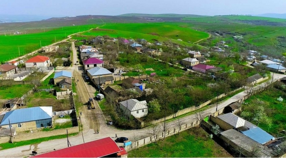 shamaxida-3-yashayish-menteqesini-birleshdiren-avtomobil-yolu-yeniden-qurulur-video