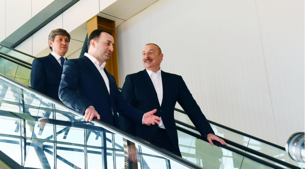 prezident-ilham-eliyev-ve-bash-nazir-irakli-qaribashvili-qebele-qida-sheherciyinde-olublar