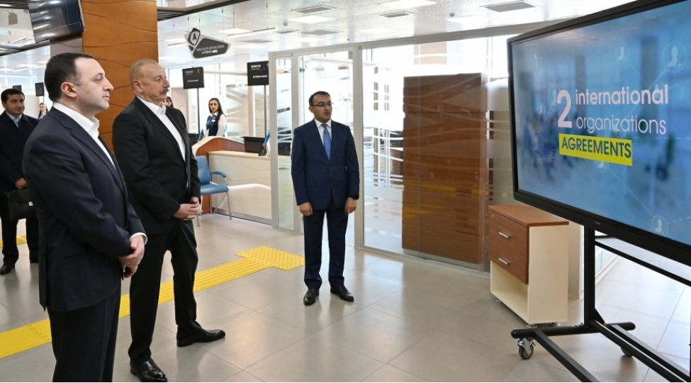 prezident-ilham-eliyev-ve-bash-nazir-irakli-qaribashvili-qebele-regional-asan-xidmet-merkezinde-olublar