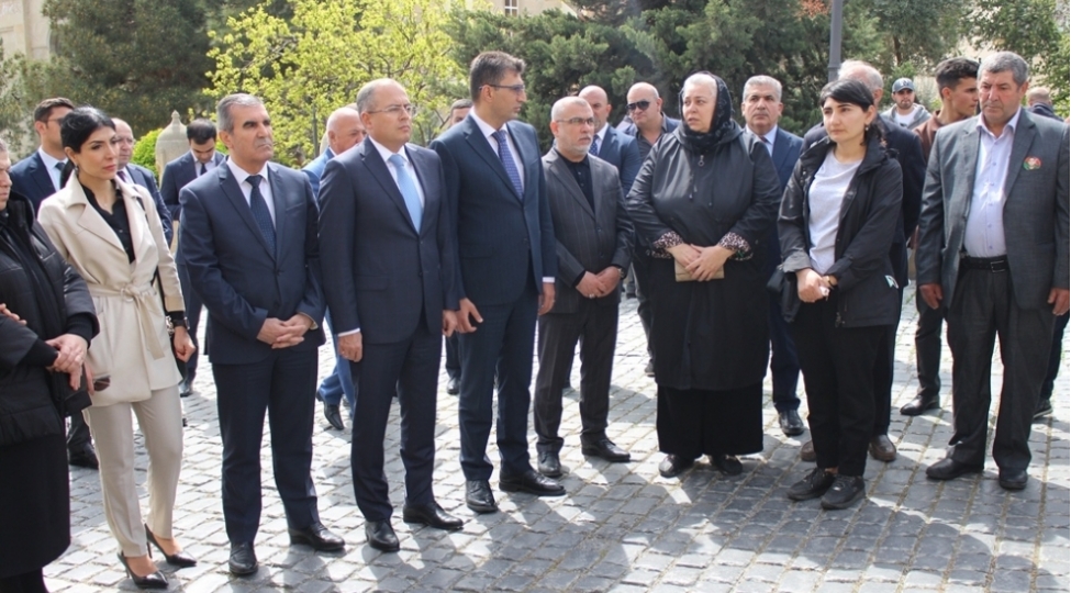 shehid-ferid-eliyevin-adi-icherisheherde-onun-yashadigi-kucheye-verilib-foto