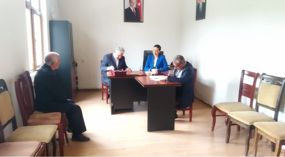 sebine-xasayevanin-sechicilerle-novbeti-gorushu-olub-foto