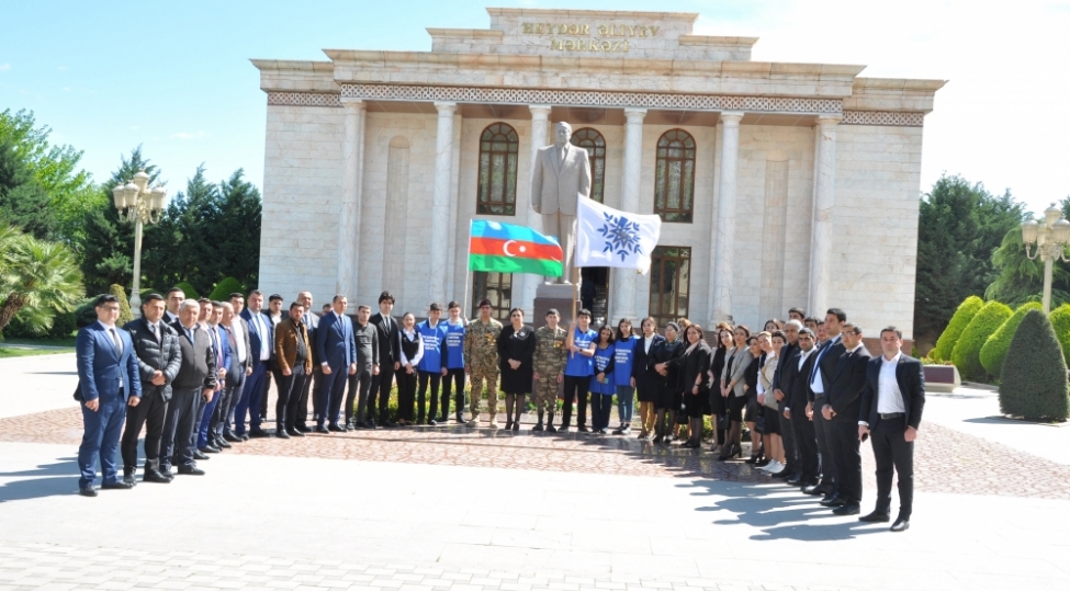 berdede-genc-partiya-feallari-heyder-eliyev-merkezini-ziyaret-edibler-foto