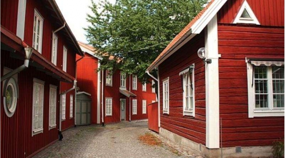 isvech-evleri-niye-qirmizidir