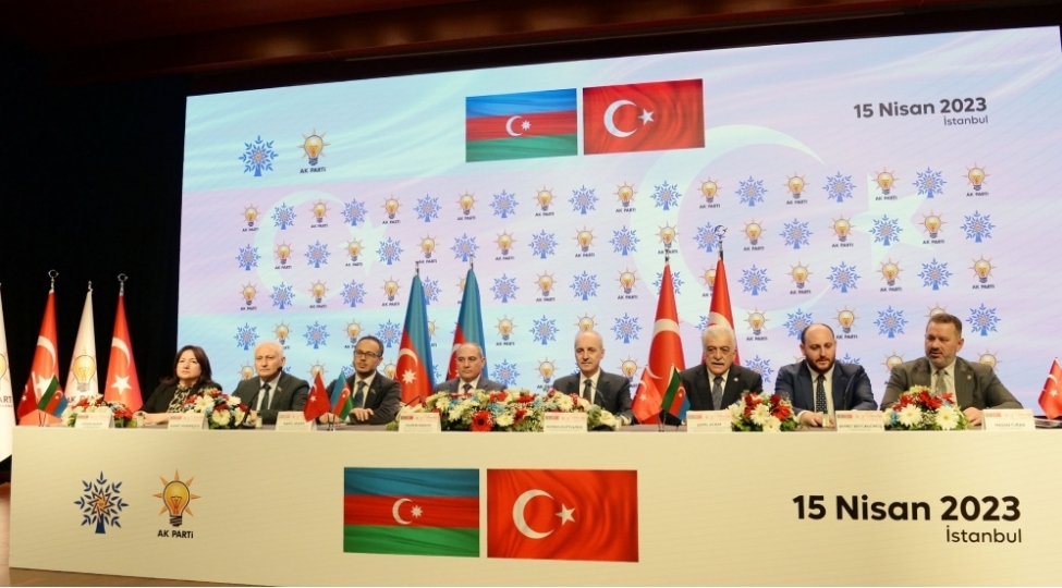 yap-ile-ak-parti-arasinda-emekdashligin-inkishafi-meseleleri-muzakire-olunub-foto