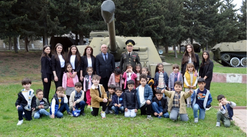 herb-tarixi-muzeyinin-eksponatlari-balacalarin-boyuk-maragina-sebeb-olub-foto