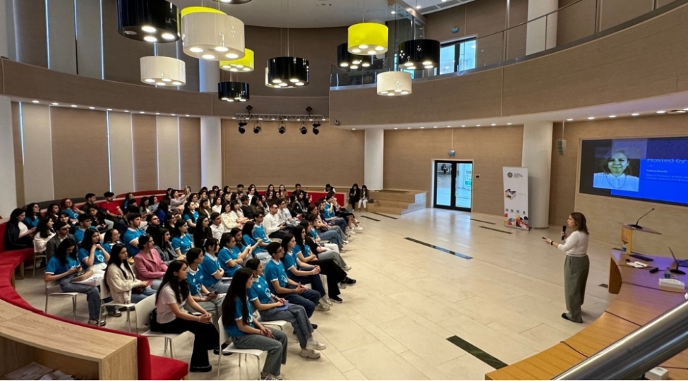 medialab-layihesi-cherchivesinde-ali-tehsil-muessiselerinin-telebeleri-uchun-seminar-kechirilib-foto