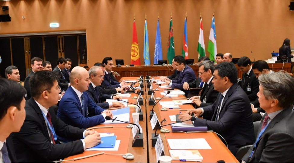 bmt-nin-merkezi-asiya-olkeleri-iqtisadiyyatlari-uzre-nazirlerin-gorushu-kechirilib-foto