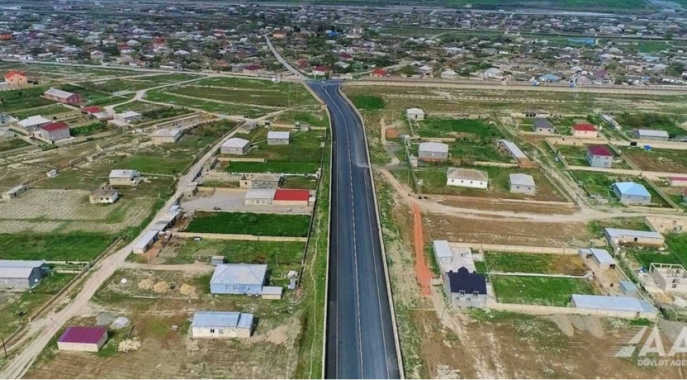 gilezi-xizi-avtomobil-yolunun-bir-hissesi-esasli-temir-olunub-fotovideo