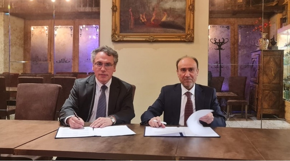 azerbaycan-ve-macaristanin-bank-sektorlari-emekdashliga-bashlayir