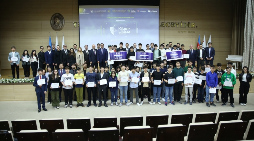 baki-ali-neft-mektebinde-kiber-ulduz-kibertehlukesizlik-yarishi-kechirilib-foto