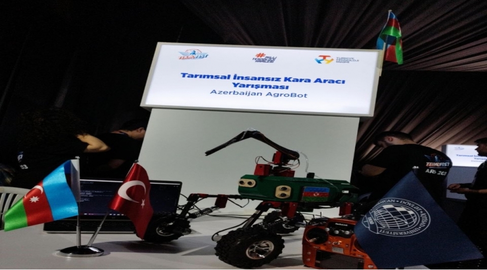 unec-komandasi-texnofest-2023-finalinda-ishtirak-edir-foto