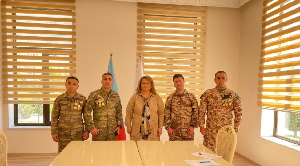 hicran-huseynova-sumqayitda-novbeti-defe-vetendash-qebul-kechirib-foto