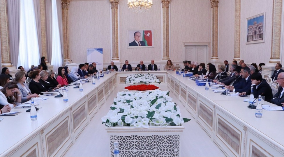 sumqayitda-muasir-chagirishlar-ve-qarshida-duran-esas-hedefler-movzusunda-uchgunluk-regional-konfrans-bashlayib-foto