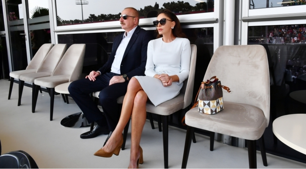 formula-1prezident-ilham-eliyev-ve-birinci-xanim-mehriban-eliyeva-yarisha-baxirlar-yenilenib