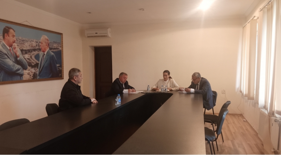millet-vekili-ve-yap-qaradag-rayon-teshkilatinin-sedri-lokbatan-qesebesinde-bir-qrup-vetendashi-qebul-edibler-foto