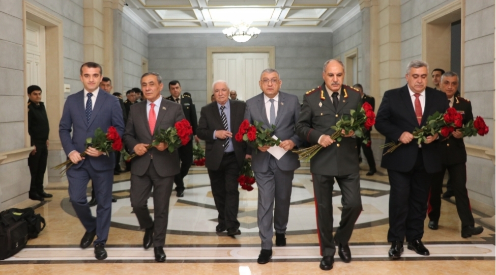 xanlar-veliyev-heyder-eliyev-tarixde-ve-azerbaycanlilarin-qelbinde-ebedi-olaraq-qalacaq