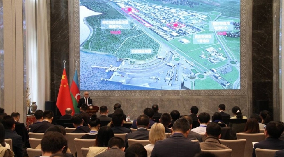 pekinde-elet-azad-iqtisadi-zonasi-movzusunda-biznes-forum-kechirilib-foto