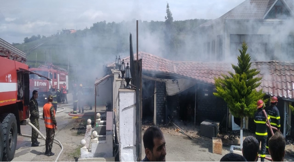 siyezende-istirahet-merkezinde-yangin-olub-foto