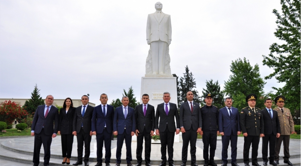 bilesuvarda-ulu-onderin-100-illik-yubileyi-tenteneli-shekilde-qeyd-olunub-foto