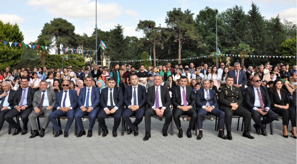 bilesuvarda-ulu-onderin-100-illiyine-hesr-olunmush-konsert-proqrami-teshkil-edilib-foto