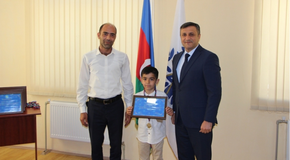 yap-yevlax-rayon-teshkilatinin-inzibati-binasinda-shahmat-turnirinin-qalibleri-teltif-olunublar-foto