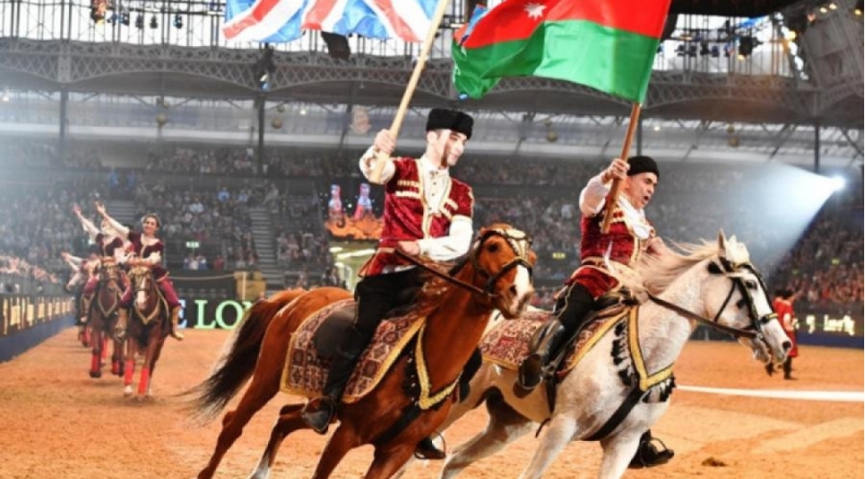 qarabag-atlari-vindzor-kral-atchiliq-shousuna-qatilib-video