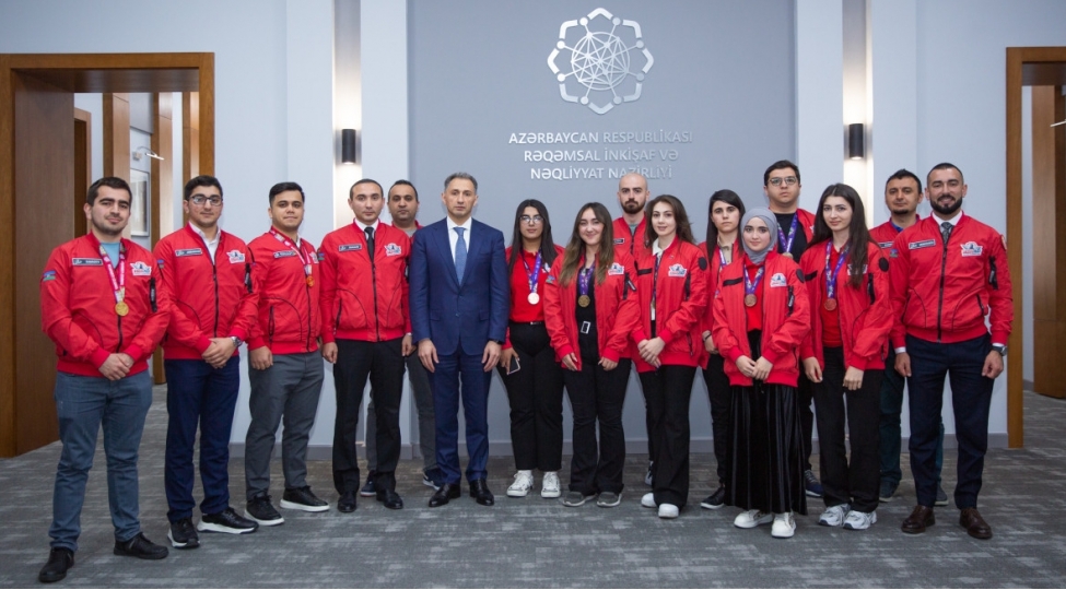 nazir-teknofest-turkiye2023un-azerbaycanli-qalibleri-ile-gorushub-foto