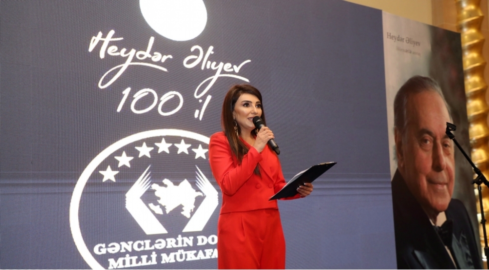 genclerin-dostu-milli-mukafati-teqdim-olunub-foto