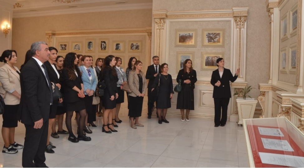 heyder-eliyev-irsini-oyrenirik-foto