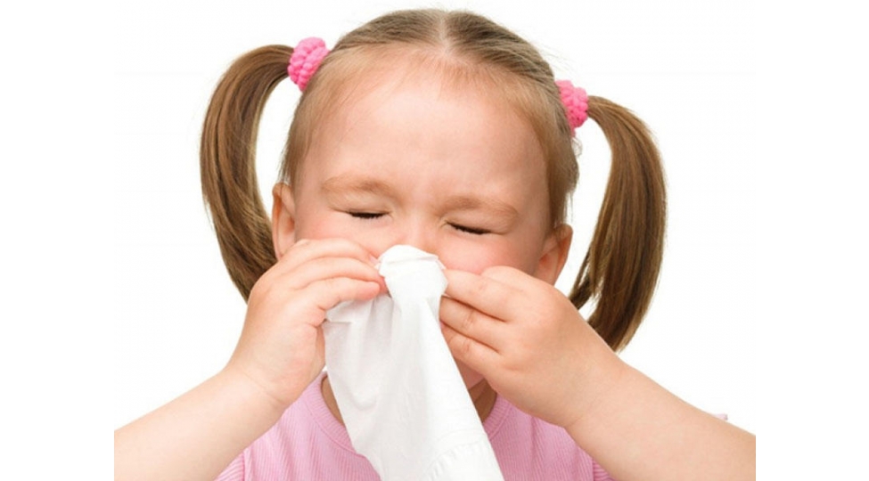 yay-aylarinda-ushaqlarda-infeksion-ve-allergik-xestelikler-niye-artir