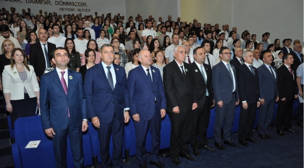 xilaskar-ve-qurucu-lider-foto