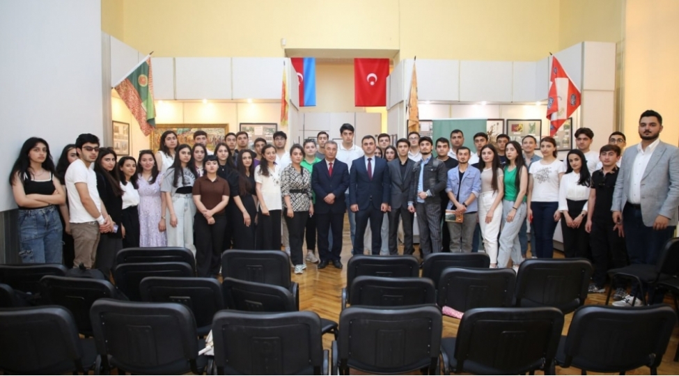 musteqillik-gunune-hesr-olunmush-ebedi-miras-musteqillik-adli-tedbir-kechirilib-foto