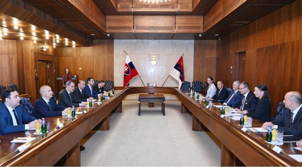 ceyhun-bayramov-slovakiya-milli-shurasinin-sedri-ile-gorushub-2