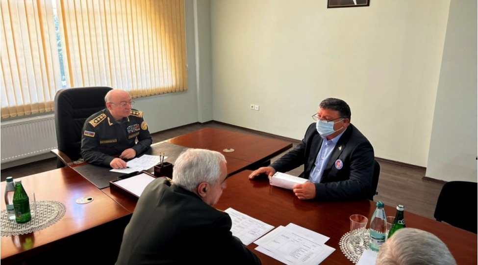 kemaleddin-heyderov-qobustanda-vetendashlari-qebul-edib-foto