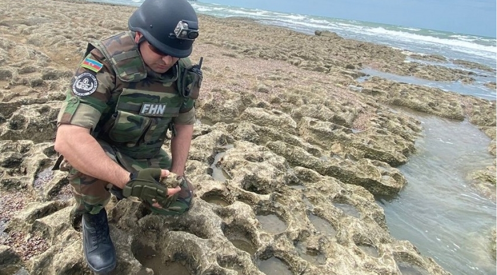 xezer-denizi-sahilinde-f-1-el-qumbarasi-ashkarlanib