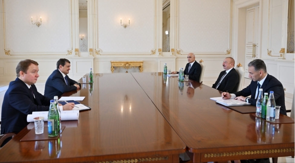 prezident-ilham-eliyev-putinin-komekchisini-qebul-edib-yenilenib