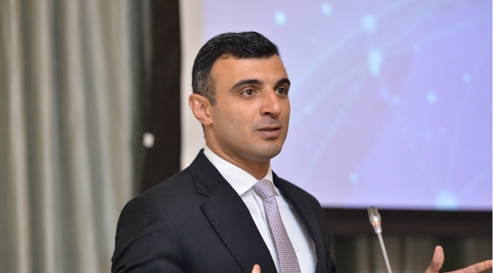 taleh-kazimov-merkezi-bankla-hokumetin-proqnozunun-ust-uste-dushmemesi-normaldir