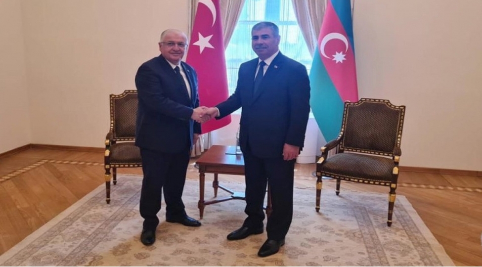 zakir-hesenov-turkiyenin-yeni-mudafie-naziri-ile-gorushub